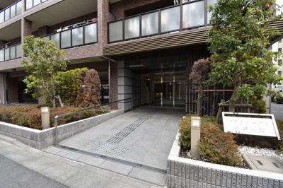 【エントランス】 | グランイーグル多摩川Ⅶ | 京急本線「六郷土手」駅徒歩7分と好立地。
