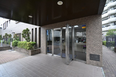 【エントランス】 | ルイシャトレ川崎 | JR南武線「八丁畷」駅徒歩7分、JR東海道本線・横須賀線・南武線「川崎」駅徒歩9分！