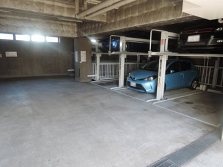 【駐車場】