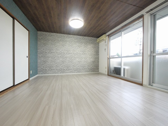 レジデンスボナール　Ⅰの居間・リビング|こちらの居間で趣味の時間をお楽しみください