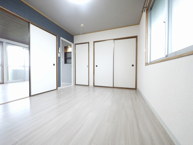 レジデンスボナール　Ⅰの内装|落ち着いた色調の洋室です