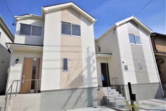 【外観】 | ２号棟　現地（2019年6月）撮影
堂々完成しました！即入居できます！
敷地面積131㎡（39.62坪）。
駐車並列2台可能です。