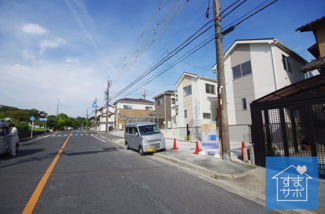【前面道路含む現地写真】 | 現地（2019年６月）撮影
前面道路は北側幅員約12.0mの広々とした公道。