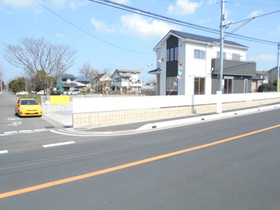 【外観】 | 岩槻　箕輪　全1棟　1号棟　101坪 | 外観もきれいです。価格変更です。駐車場5台。等。広々敷地シリーズ。なのに駅徒歩20分。