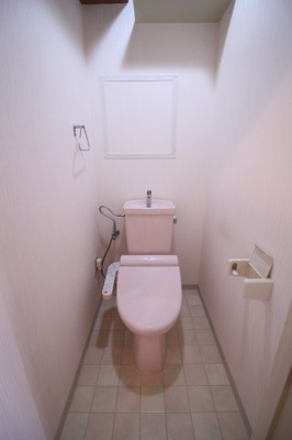 【トイレ】 | プロスベール高安 | 温水洗浄便座です♪