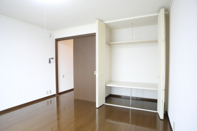 【洋室】 | シティハイムストーク | 広～いクローゼットが自慢のお部屋です☆