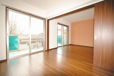 MIMOSA COMFORTの居間・リビング|同タイプ　類似写真