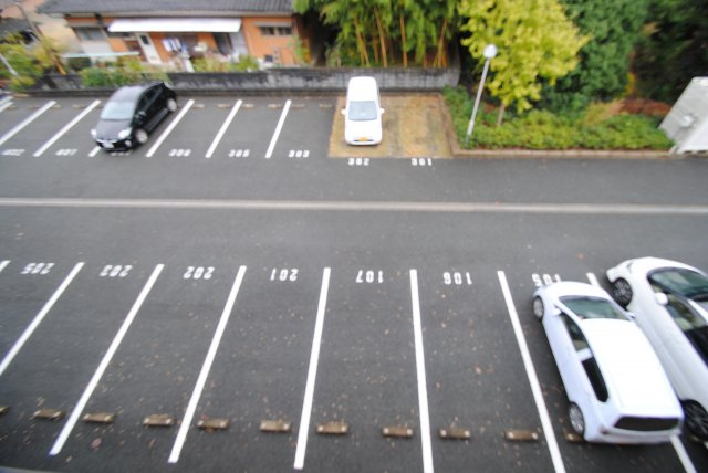 ステラコート参番館の駐車場