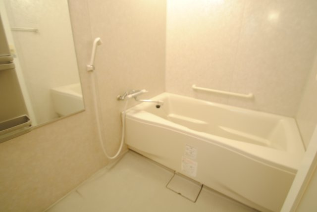 ステラコート参番館の浴室|同タイプ別室（イメージ画像）