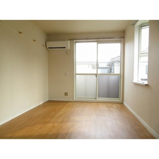 サニーハイツの洋室