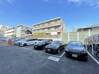 【駐車場】 | いつでも目の届く敷地内に駐車場があります♪お車をお持ちのファミリーさんにオススメです☆