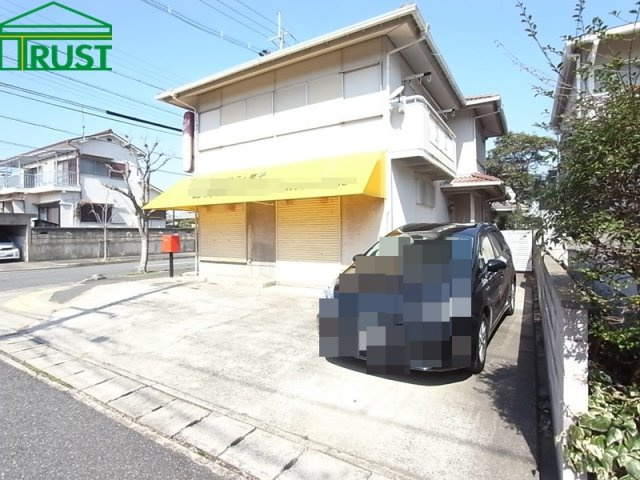 神戸市西区竜が岡　店舗付住宅の外観