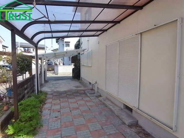 神戸市西区玉津町水谷　中古戸建の駐車場