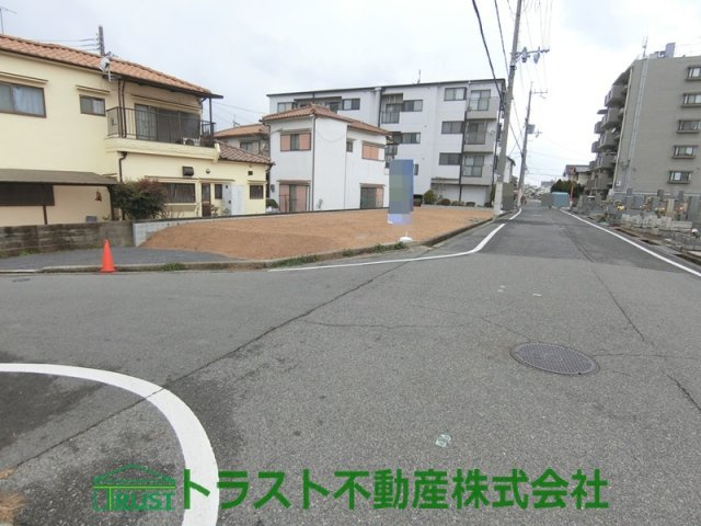 明石市魚住町西岡　土地の前面道路含む現地写真