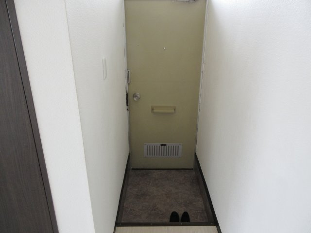 プチメゾン日吉の玄関