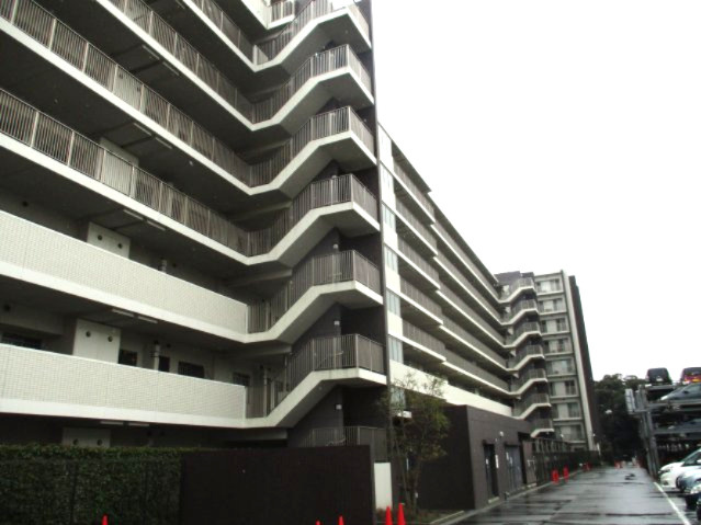 インプレスト東船橋１階　船橋市中野木１丁目　中古マンション　リフォーム済の外観|ミストサウナ付きの浴室・リビングダイニングに床暖房付き