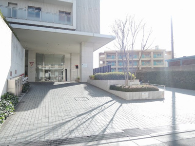 【エントランス】 | 川崎多摩川ファインフィールズ | JR京浜東北・根岸線・東海道線「川崎」駅バス9分「御幸公園前」停徒歩5分の複数路線利用可能と好立地！