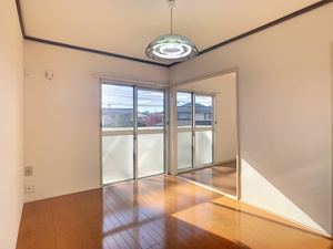 クリーム色のSunnySpotの画像