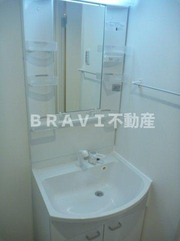 リブリ・おおさか鴫野　BRAVI不動産の独立洗面台|【リブリ・おおさか鴫野】使いやすい独立洗面台です