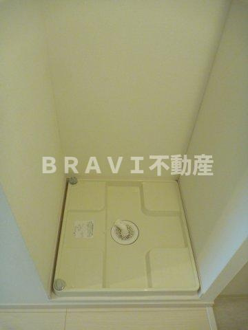 リブリ・おおさか鴫野　BRAVI不動産の設備|【リブリ・おおさか鴫野】洗濯機置き場です
