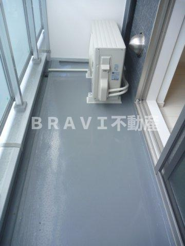 リブリ・おおさか鴫野　BRAVI不動産のバルコニー|【リブリ・おおさか鴫野】陽当たり良好なバルコニーです