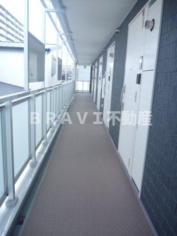 リブリ・おおさか鴫野　BRAVI不動産のその他共用部分|【リブリ・おおさか鴫野】共用廊下です