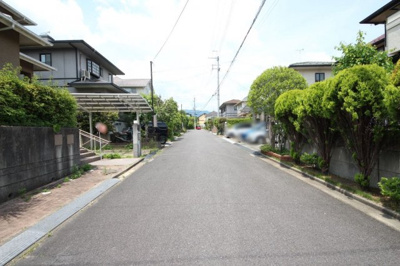 【前面道路含む現地写真】 | 大津市仰木の里東7丁目8-5　中古戸建 | 2019年6月撮影、前面道路