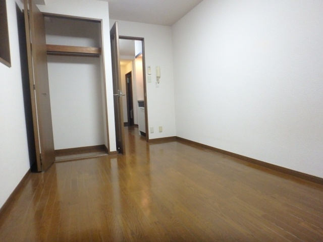 ハイツラフィネの洋室