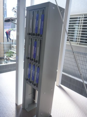 グランヒルズ東成（グランヒルズヒガシナリ）　BRAVI不動産のその他共用部分|【GRANHILLS　HIGASHINARI】集合ポストです