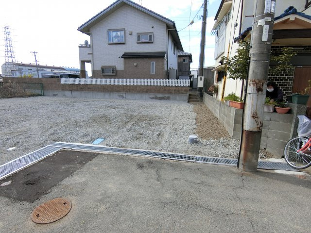 明石市和坂稲荷町　土地の前面道路含む現地写真|陽当たりはいいです