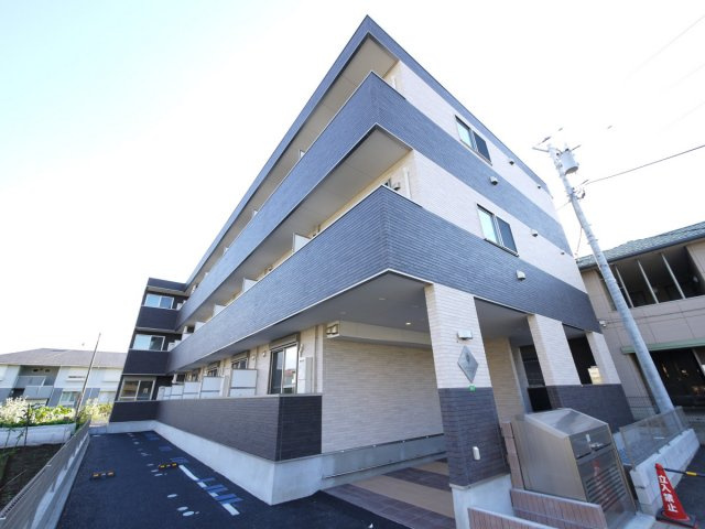 サンライズ津田沼Ⅲの外観|オートロック付きの３階建て！