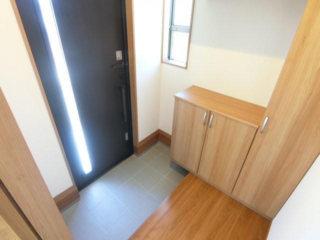 伏山貸家の玄関