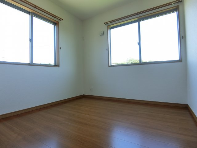 伏山貸家の洋室