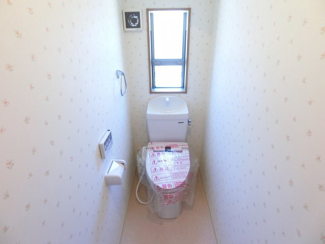 伏山貸家のトイレ