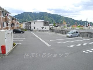 広島市安佐北区可部１丁目のアパートの駐車場