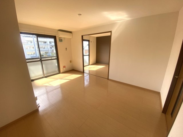 ジュネスⅣの居間・リビング