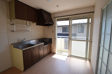 フジヴェール３番館の居間・リビング|防犯シャッター付き