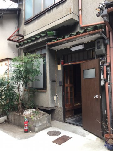 ～憩 ikoi 五条西洞院改装ゲストハウスの外観|現状外観