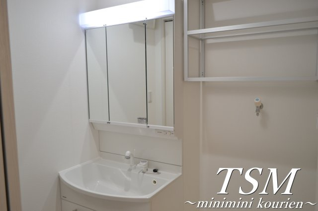 クリエオーレ萱島東の独立洗面台|シャンプードレッサー