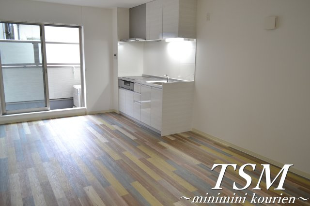 クリエオーレ萱島東の居間・リビング|9.6帖のリビング