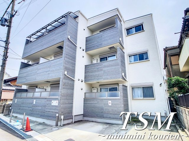 クリエオーレ萱島東の外観