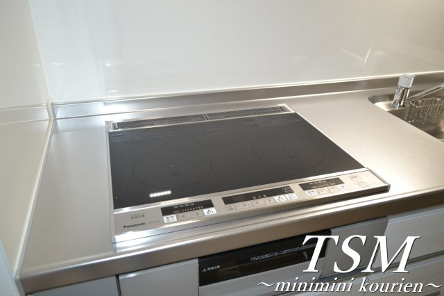 クリエオーレ萱島東のキッチン|ＩＨクッキングヒーター