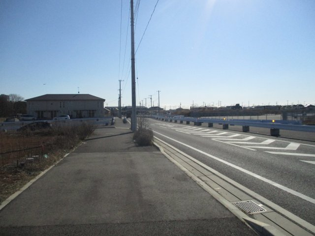 八千代市緑が丘西８丁目　土地　建築条件なし　人気の「はぐみの杜」内の前面道路含む現地写真|前面道路含む現地写真です　北西側約２５．０ｍ公道