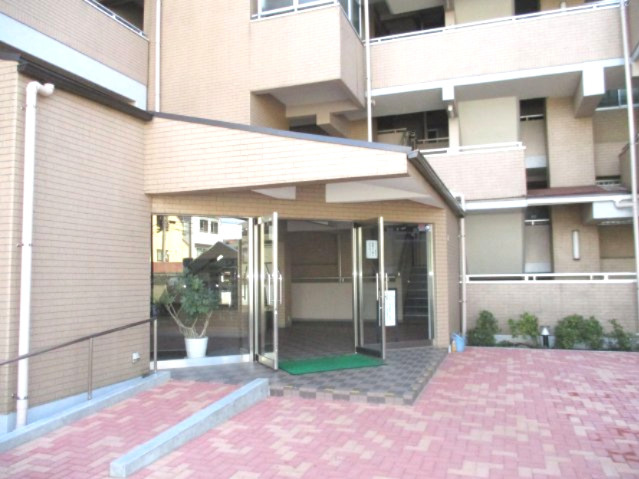 ベルシェ津田沼２階　船橋市飯山満町２丁目　中古マンション　室内リフォーム済のエントランス|毎日通るエントランスはこのようになっています