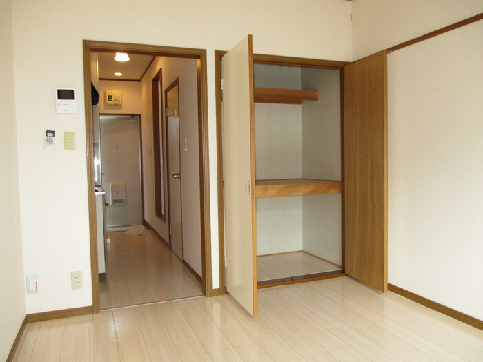 オプスマロニエの洋室