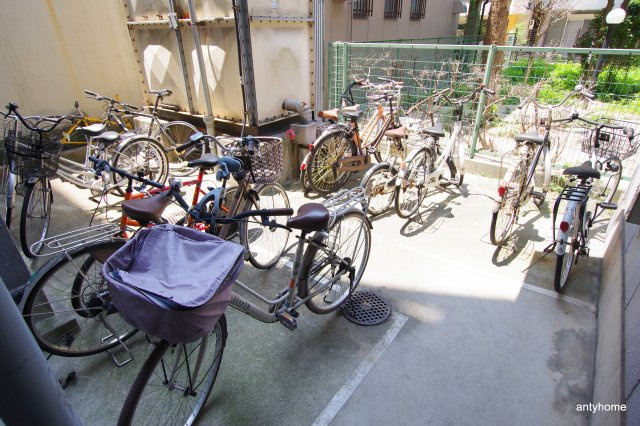 イズミパート10　仲介手数料無料の駐車場