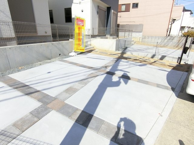 神戸垂水区南多聞台3期1号棟の駐車場