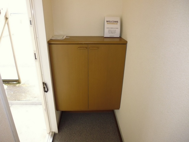 メゾン大津和の玄関