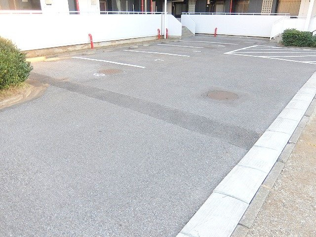 ポルシェ柏の駐車場