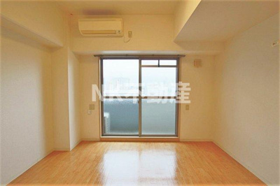 【居間・リビング】 | パドラ・Y（パドラ・ワイ）（荒本賃貸） | 洋室です